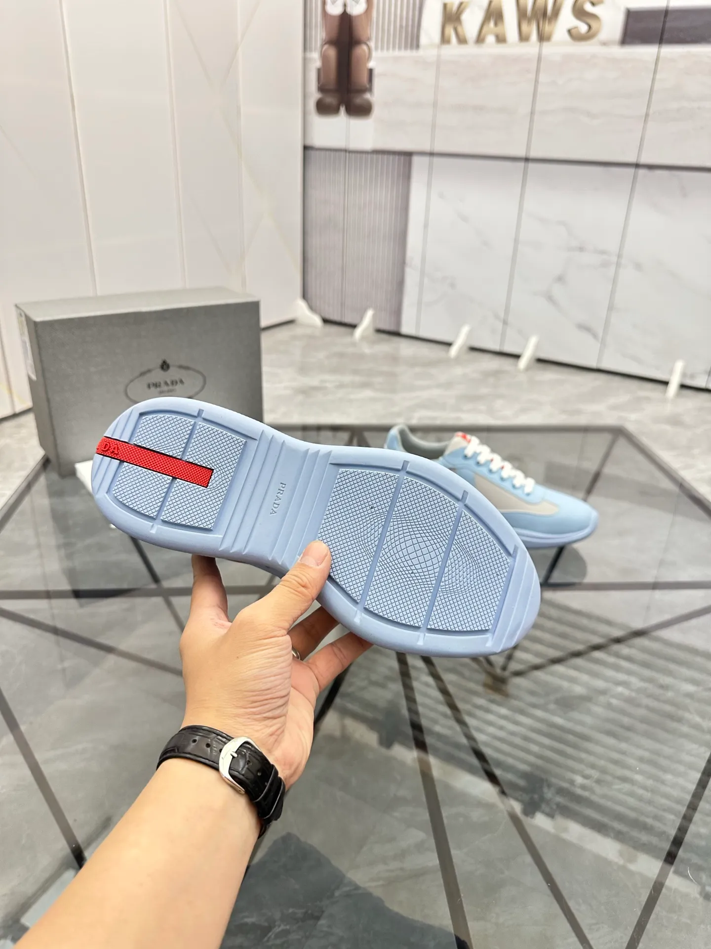 Men's shoes: 💰P360¥ Product trademark: Prada *"Prada*" low-top casual shoes Regular size: 35-47 (can be customized to 48) couple style Product materials: imported silk leather upper, breathable lining, original outsole. Number: 943